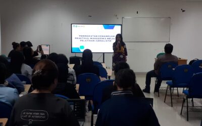 Cholil Albab Bongkar Dunia Jurnalistik dalam Pelatihan LKPM Prodi HI