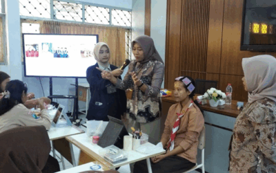 Program Studi Administrasi FISIP UNEJ Gelar Pelatihan Beautypreneurship untuk Siswi SMKN 4 Jember Guna Membekali Keterampilan Profesional Bagi Para Siswa
