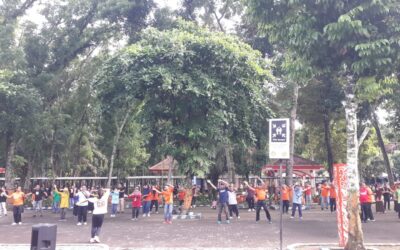 Gaungkan “FISIP Sehat”, Civitas Akademika FISIP Unej Kompak Senam Pagi Penuh Keakraban